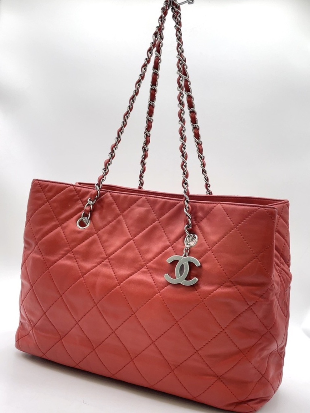 Chanel Coco Red Leather Tote - Picture 2 of 15